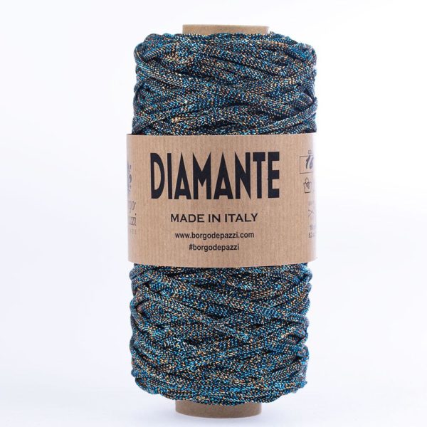 Diamante, gioielli e borse all'uncinetto